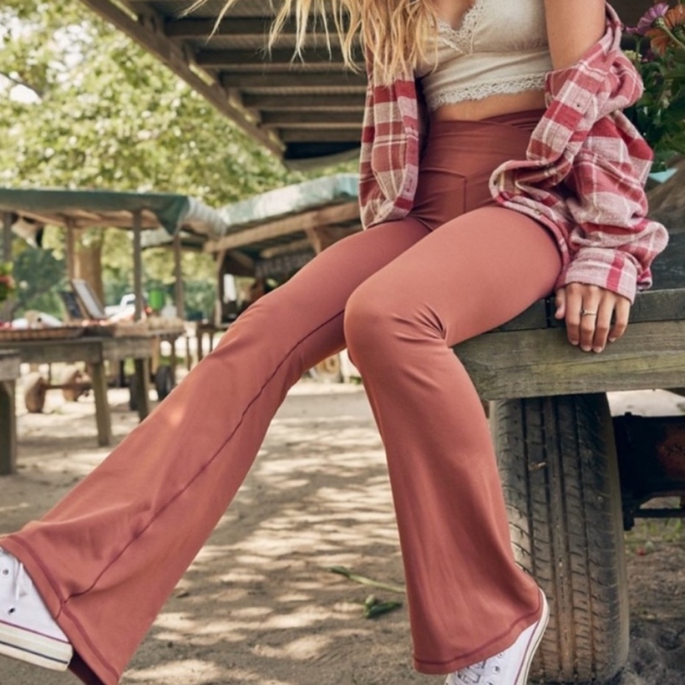Crossover flare yoga pants